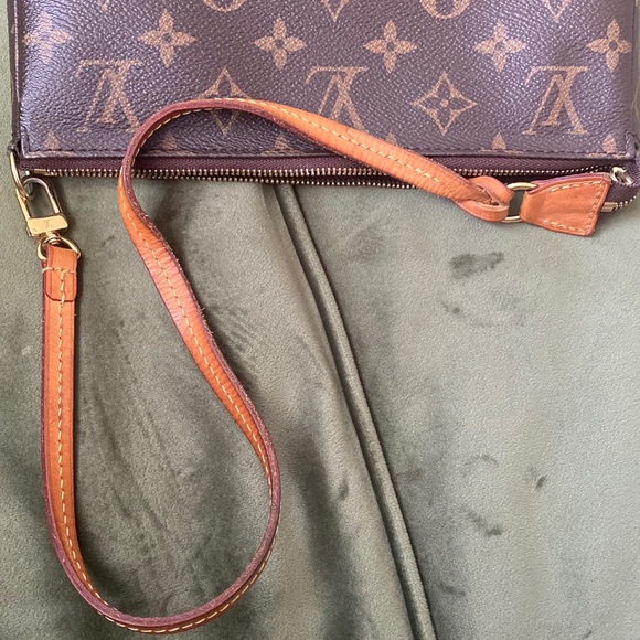 Louis Vuitton pochette accessoires NM - Picture 11 of 13